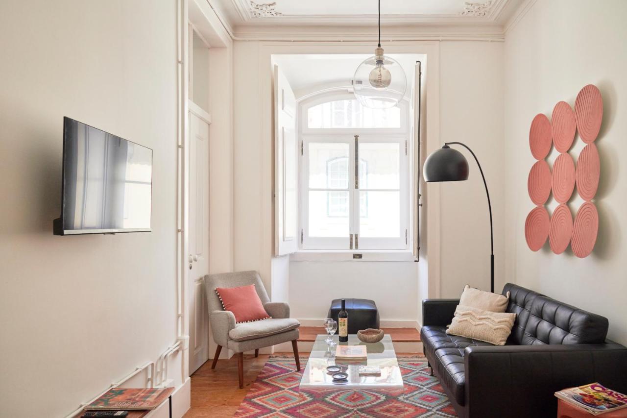 Sunny Pink Street Historical Apt, By Timecooler Lisboa Exterior foto