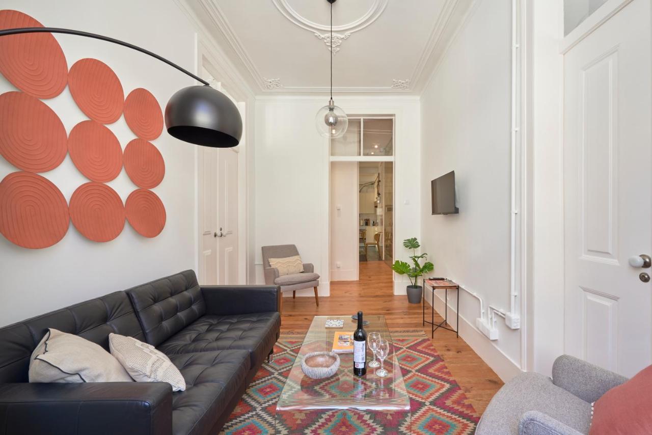 Sunny Pink Street Historical Apt, By Timecooler Lisboa Exterior foto